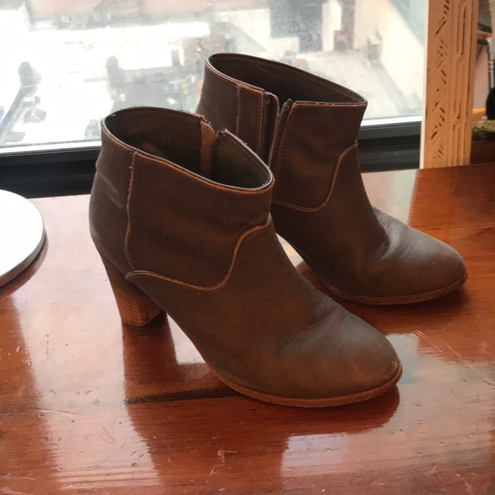 Comptoir Des Cotonniers Grey Leather Booties